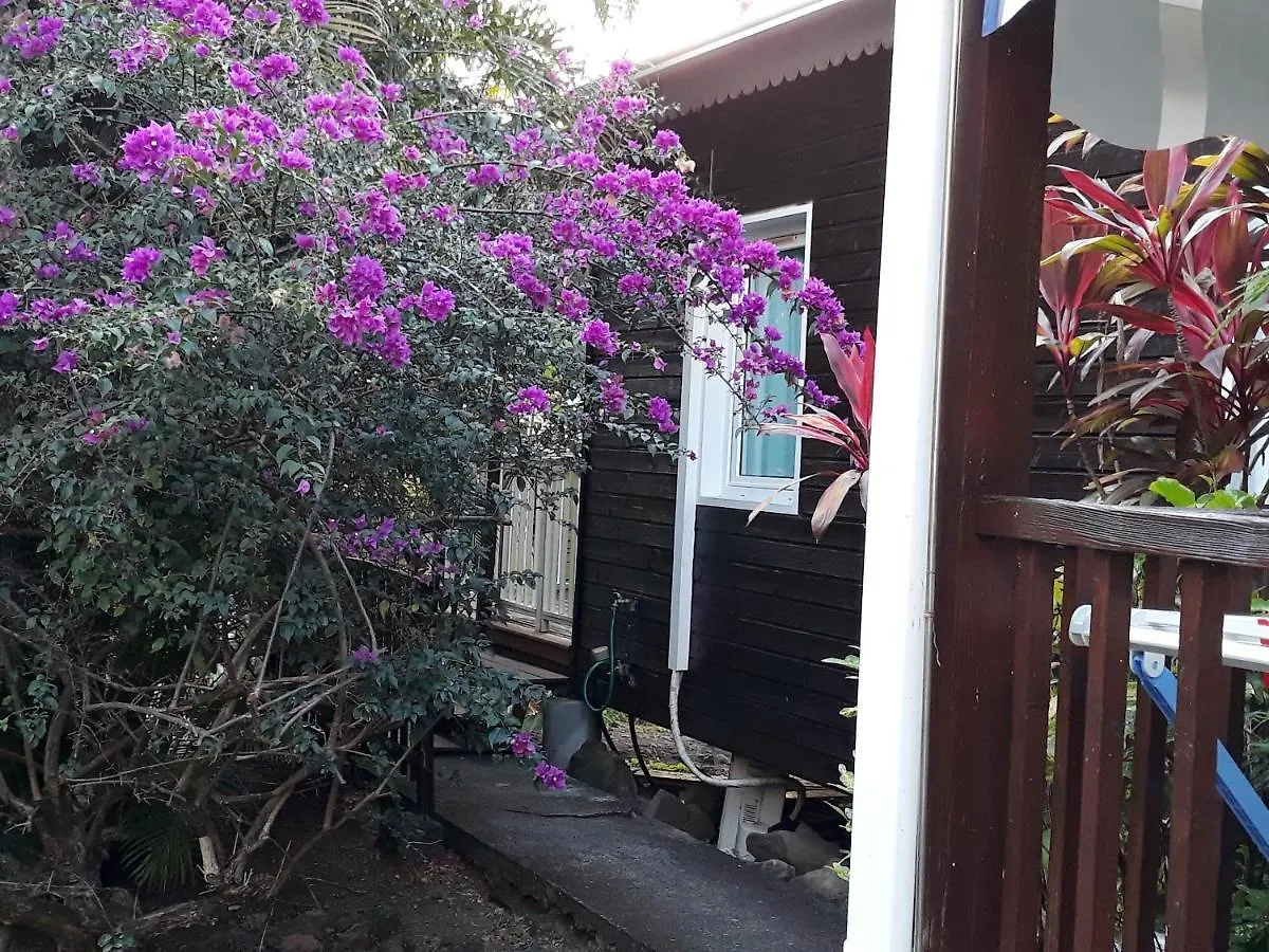 Bungalow With 2 Bedrooms In Bouillante With Furnished Garden And Wifi 100 M From The Beach